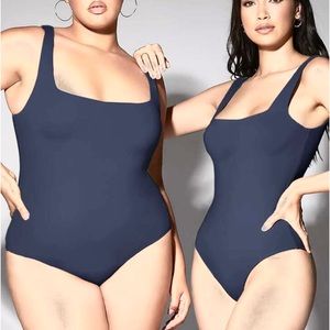 🆕🌸SHEIN BAE Square Neck Bodysuit🌸